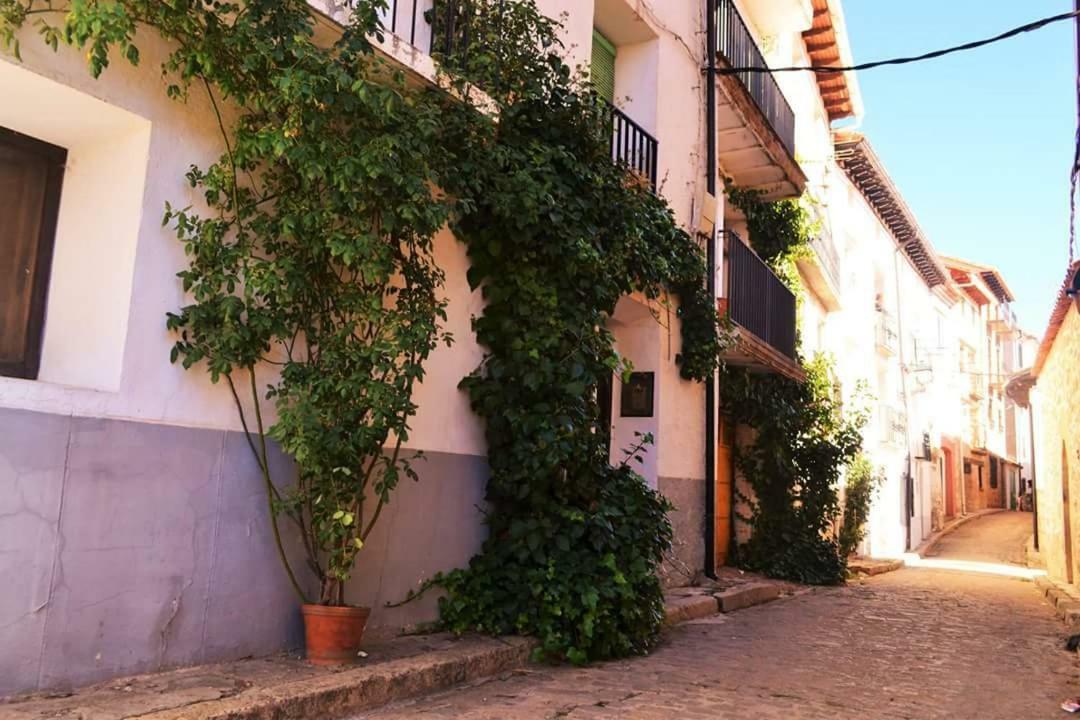 Hostal Restaurante San Millan Orihuela del Tremedal Exterior foto