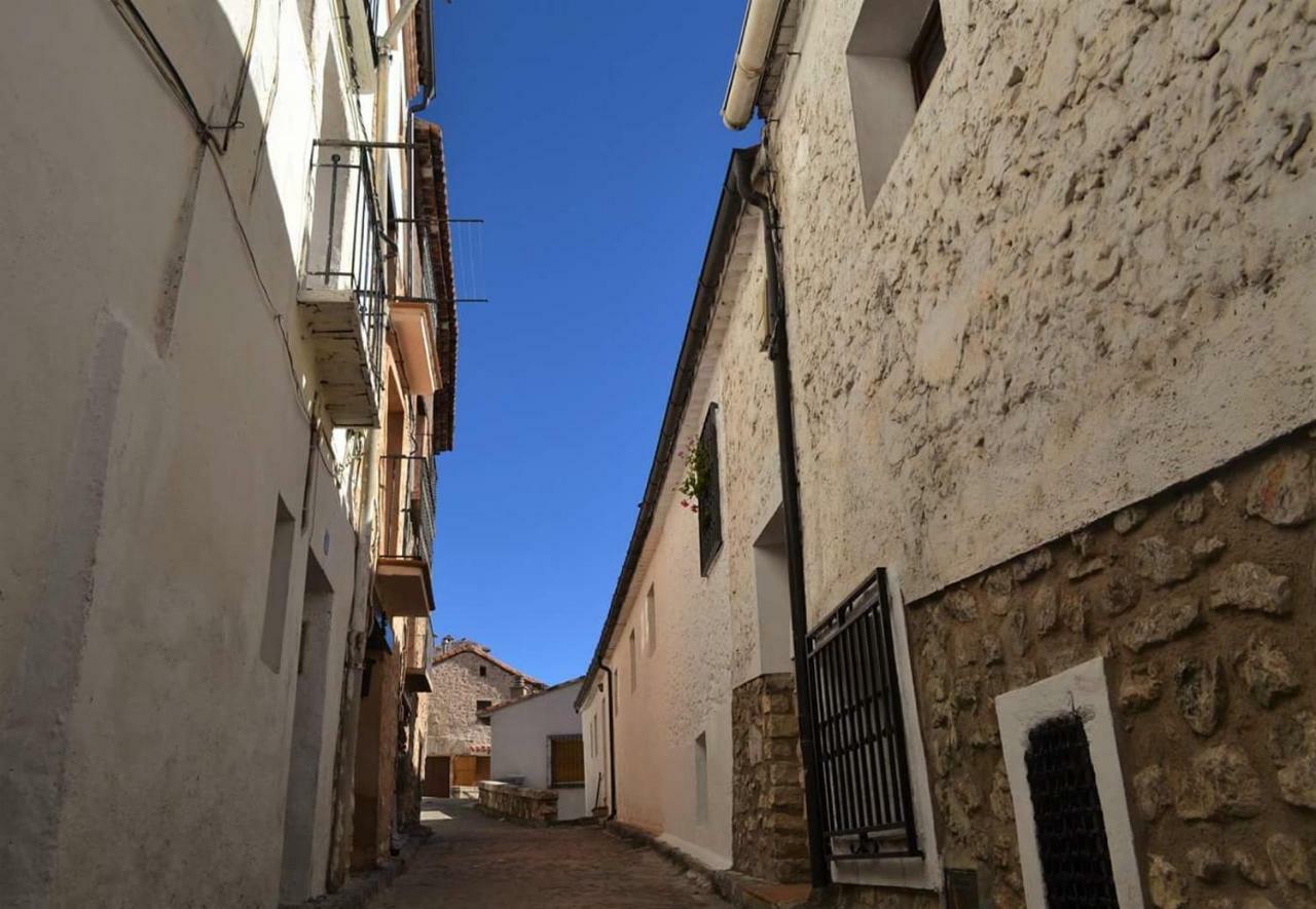 Hostal Restaurante San Millan Orihuela del Tremedal Exterior foto