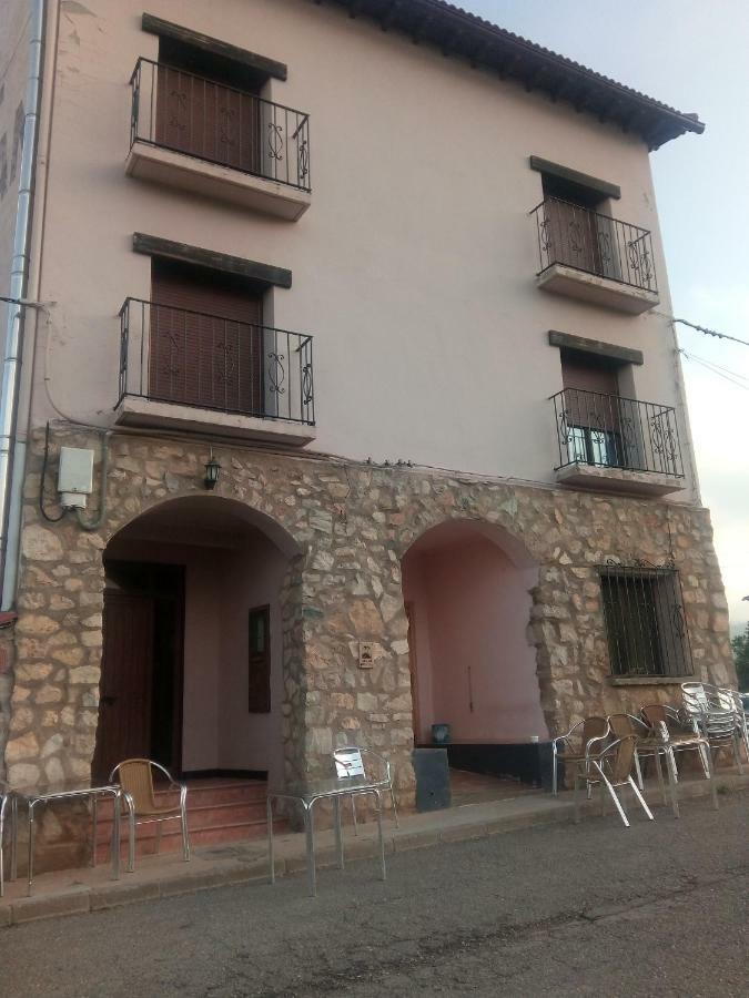 Hostal Restaurante San Millan Orihuela del Tremedal Exterior foto